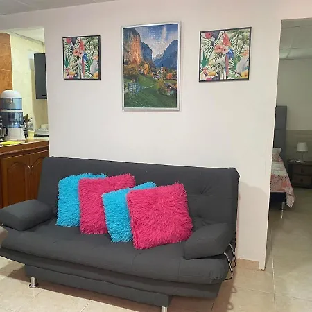 Fully Equipped In Bruselas, Apartamento *